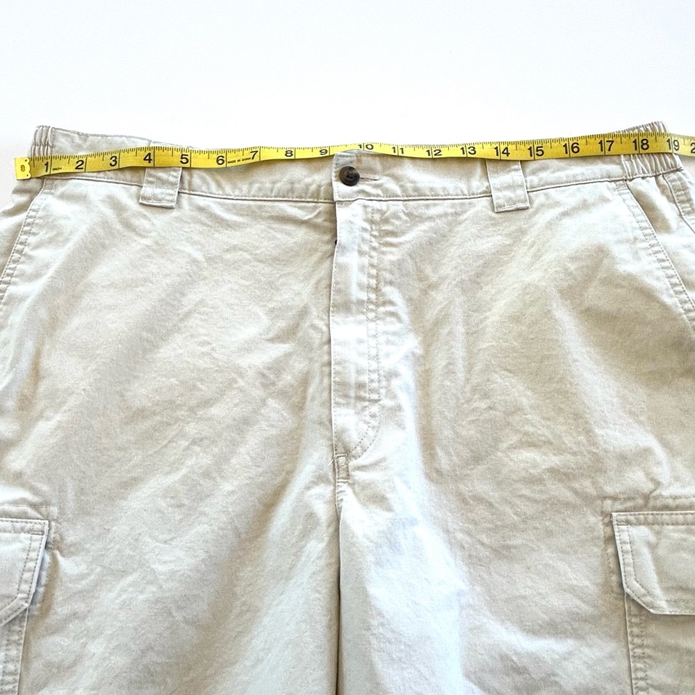 L.L. Bean Tropic-Weight Cargo Shorts in Stone Comfort Waist 9” Men’s Sz 38 - Picture 10 of 14